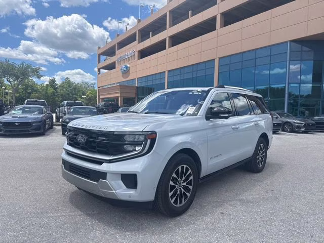 2025 Space Silver Metallic Ford Expedition Platinum 4X4 SUV