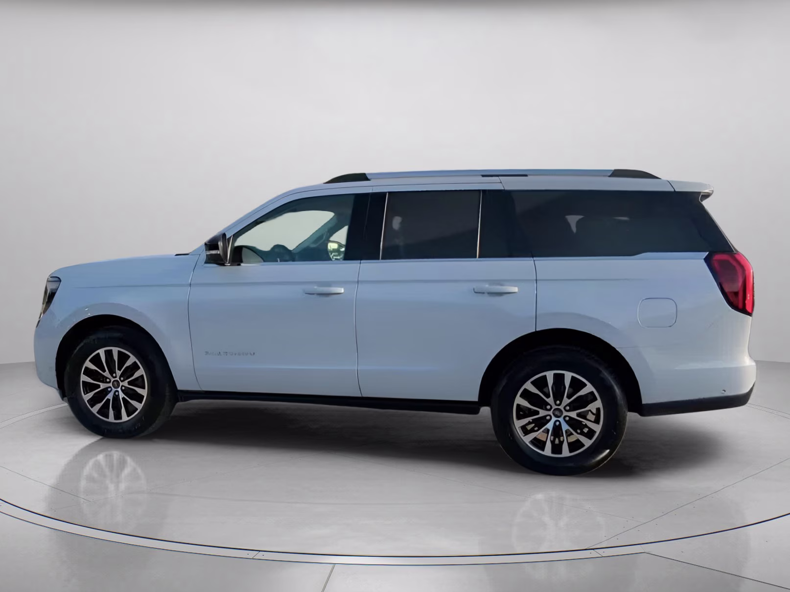 2025 Space Silver Metallic Ford Expedition Platinum 4X4 SUV