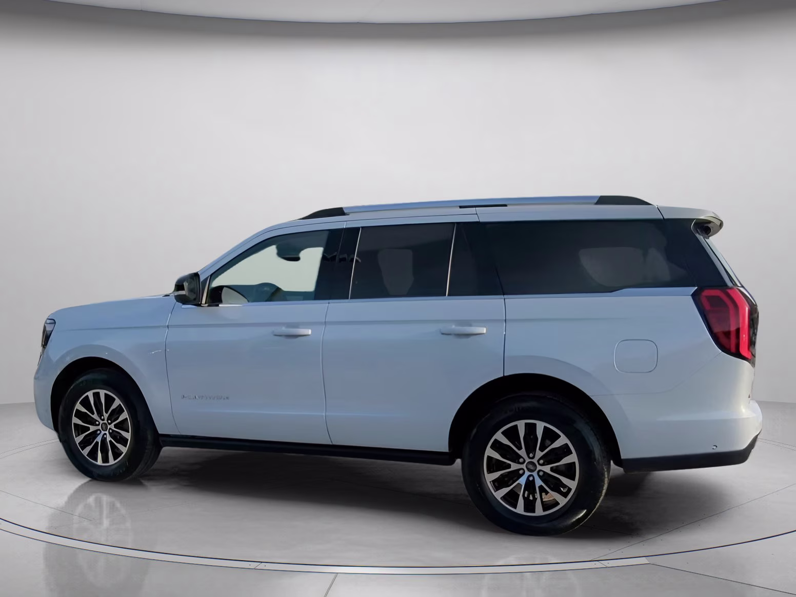 2025 Space Silver Metallic Ford Expedition Platinum 4X4 SUV