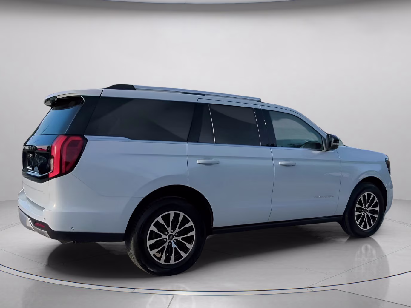 2025 Space Silver Metallic Ford Expedition Platinum 4X4 SUV