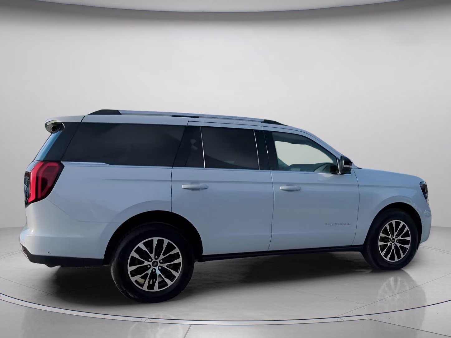 2025 Space Silver Metallic Ford Expedition Platinum 4X4 SUV