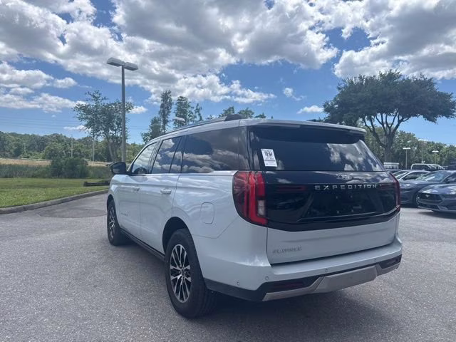 2025 Space Silver Metallic Ford Expedition Platinum 4X4 SUV