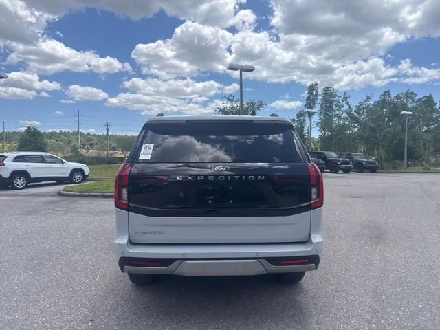 2025 Space Silver Metallic Ford Expedition Platinum 4X4 SUV