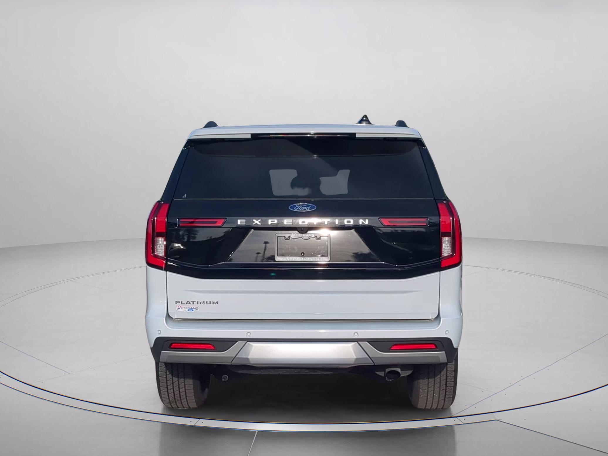 2025 Space Silver Metallic Ford Expedition Platinum 4X4 SUV