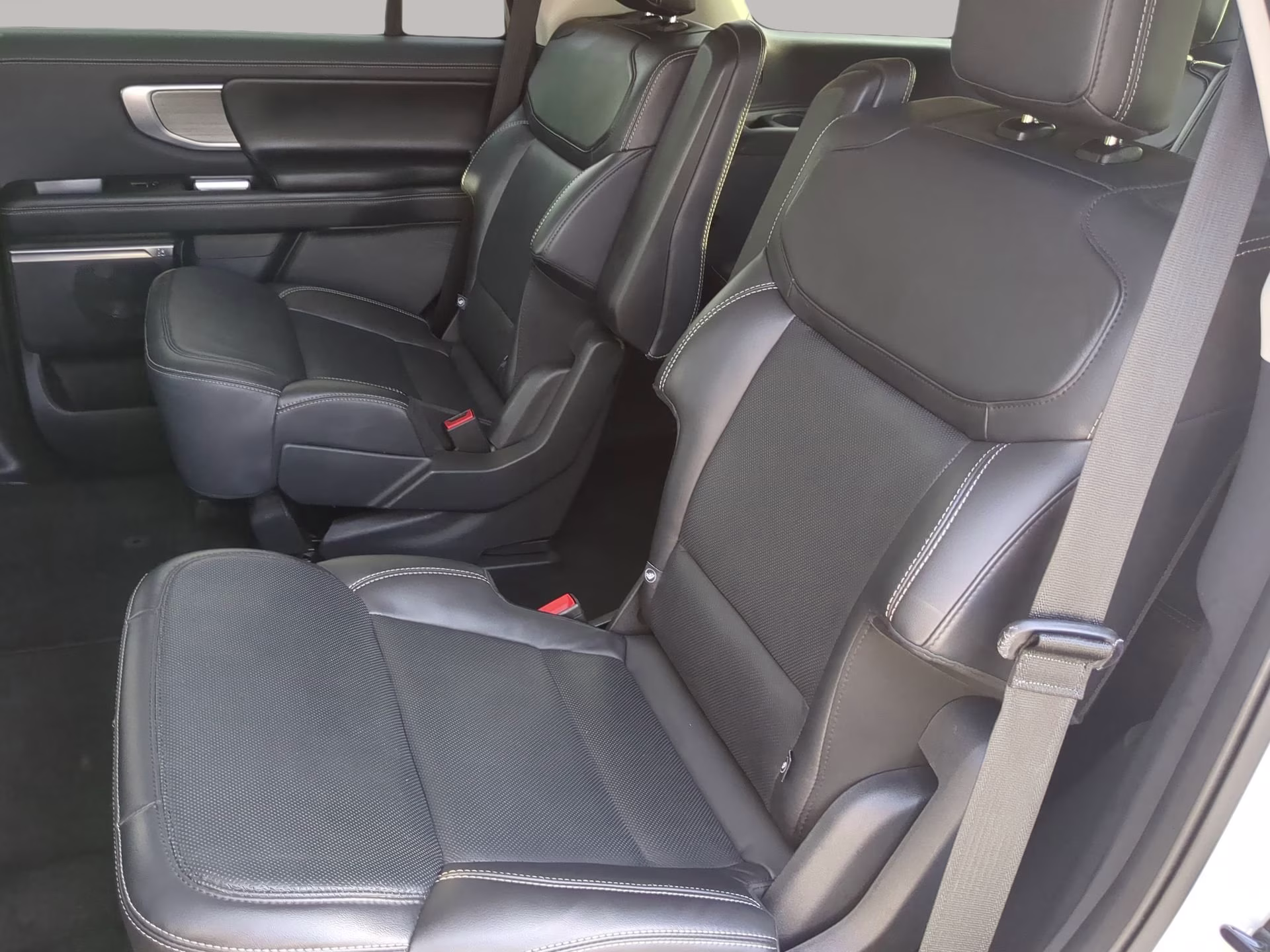 2025 Space Silver Metallic Ford Expedition Platinum 4X4 SUV