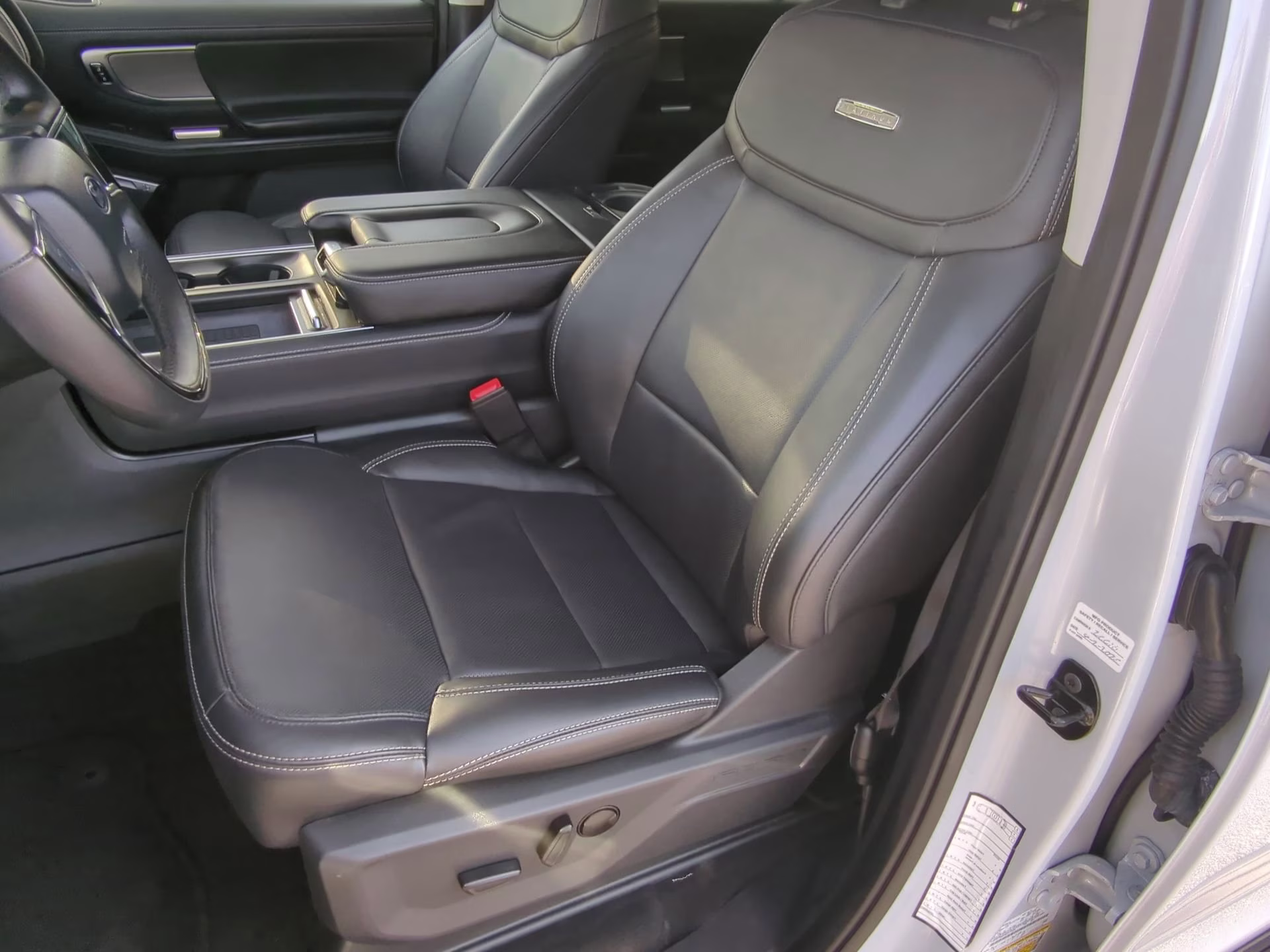 2025 Space Silver Metallic Ford Expedition Platinum 4X4 SUV