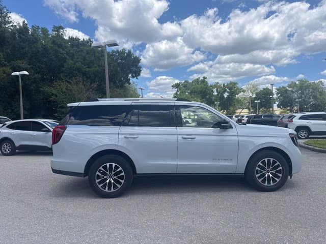 2025 Space Silver Metallic Ford Expedition Platinum 4X4 SUV
