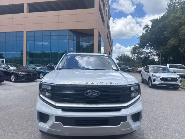 2025 Space Silver Metallic Ford Expedition Platinum 4X4 SUV