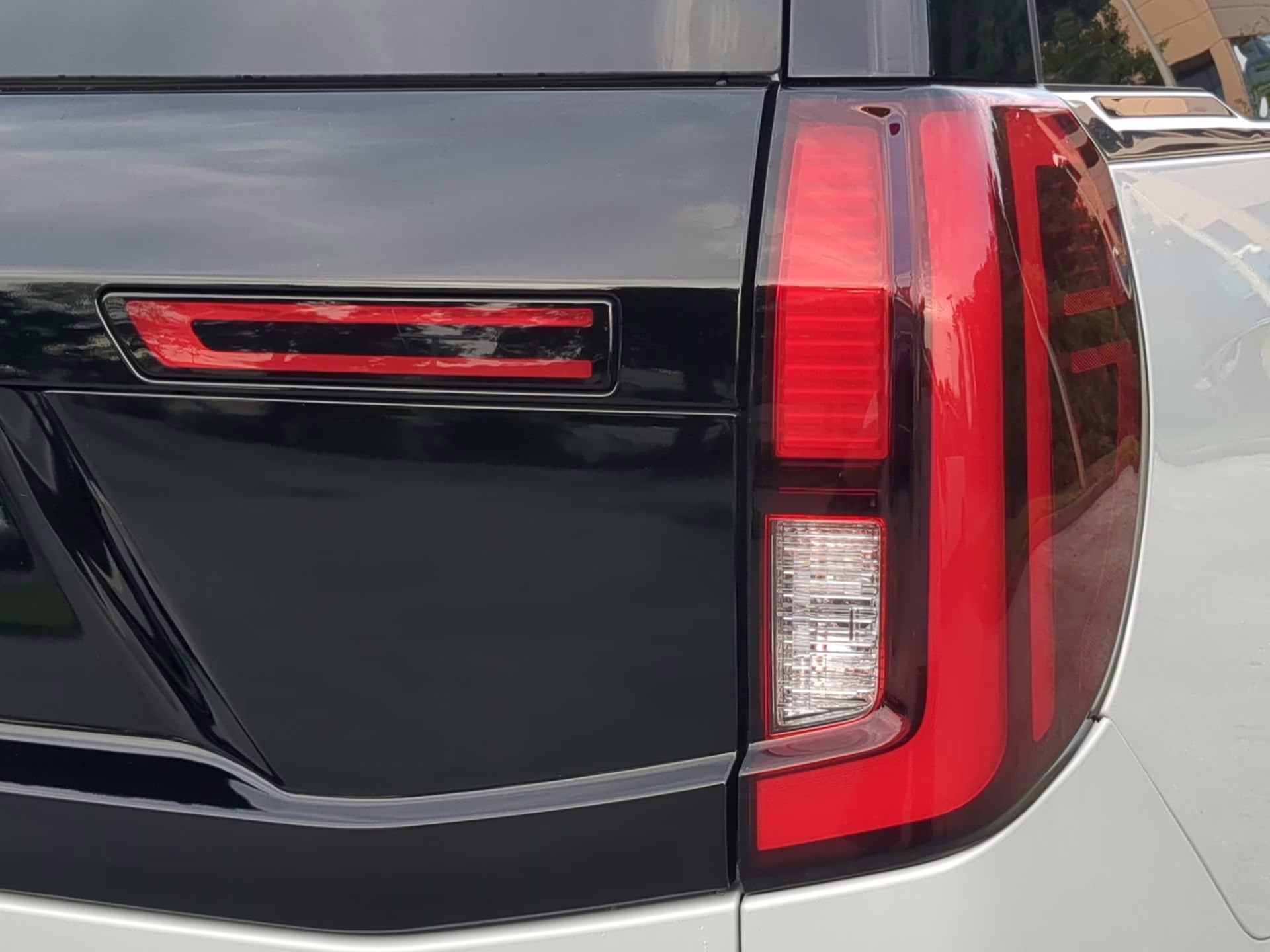 2025 Space Silver Metallic Ford Expedition Platinum 4X4 SUV