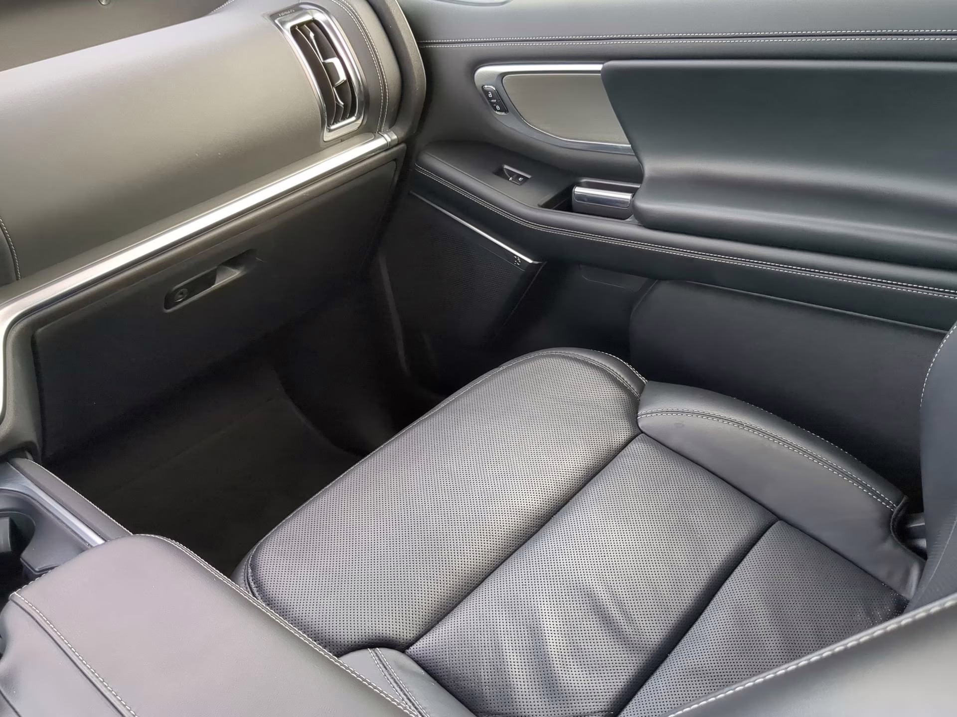 2025 Space Silver Metallic Ford Expedition Platinum 4X4 SUV