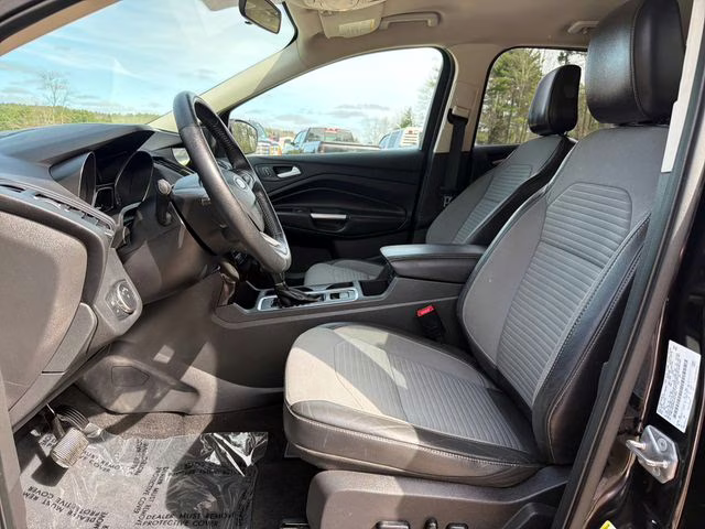 2019 Black Metallic Ford Escape SE 4X4 SUV