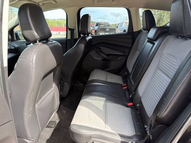 2019 Black Metallic Ford Escape SE 4X4 SUV