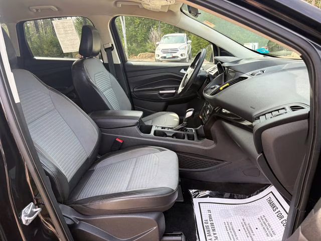2019 Black Metallic Ford Escape SE 4X4 SUV