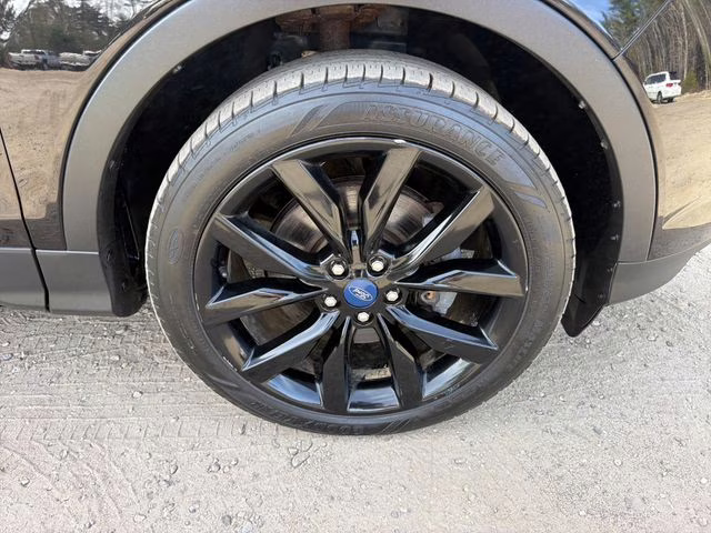 2019 Black Metallic Ford Escape SE 4X4 SUV