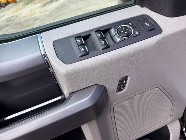 2019 Black Metallic Ford Super Duty F-250 SRW XLT 4X4 Truck