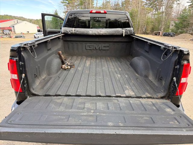2016 Onyx Black GMC Sierra 2500HD SLT 4X4 Truck
