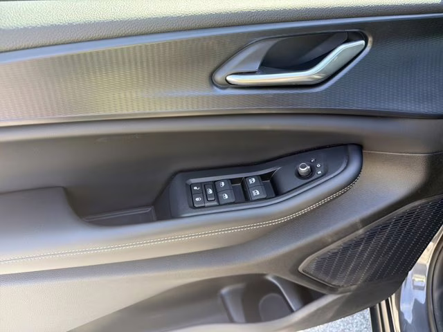 2024 Baltic Gray Metallic Clearcoat Jeep Grand Cherokee L Altitude X 4X4 SUV