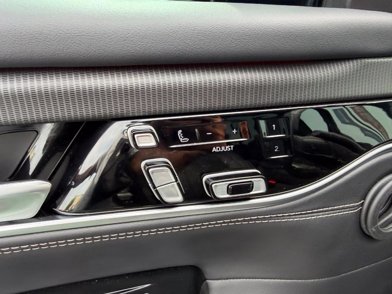 2024 Baltic Gray Metallic Clearcoat Jeep Grand Wagoneer Series II 4X4 SUV