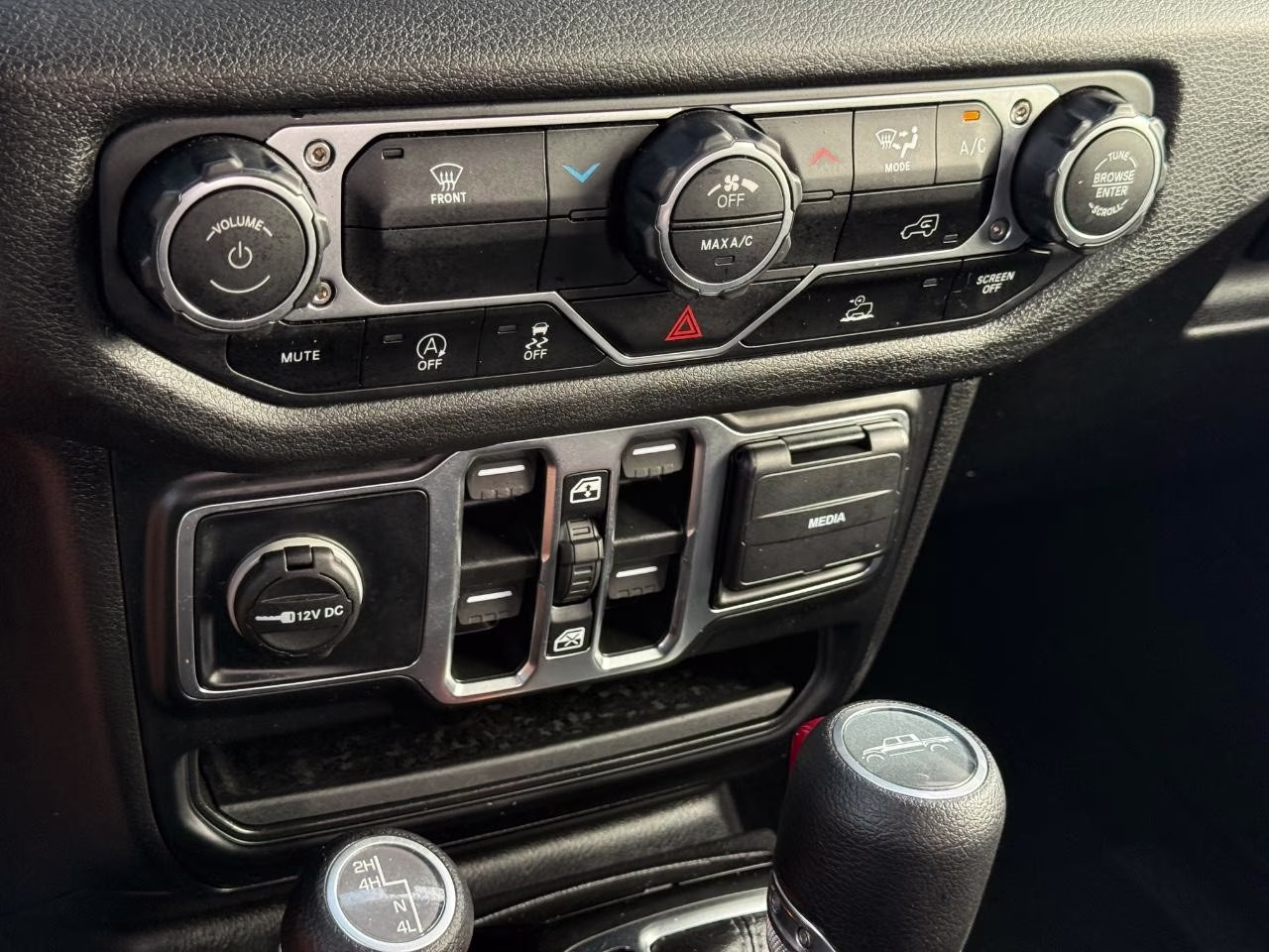 2025 Hydro Blue Pearlcoat Jeep Gladiator Sport 4X4 Truck