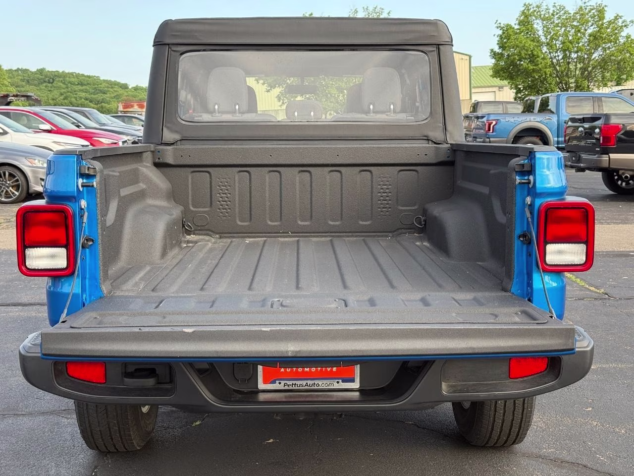2025 Hydro Blue Pearlcoat Jeep Gladiator Sport 4X4 Truck
