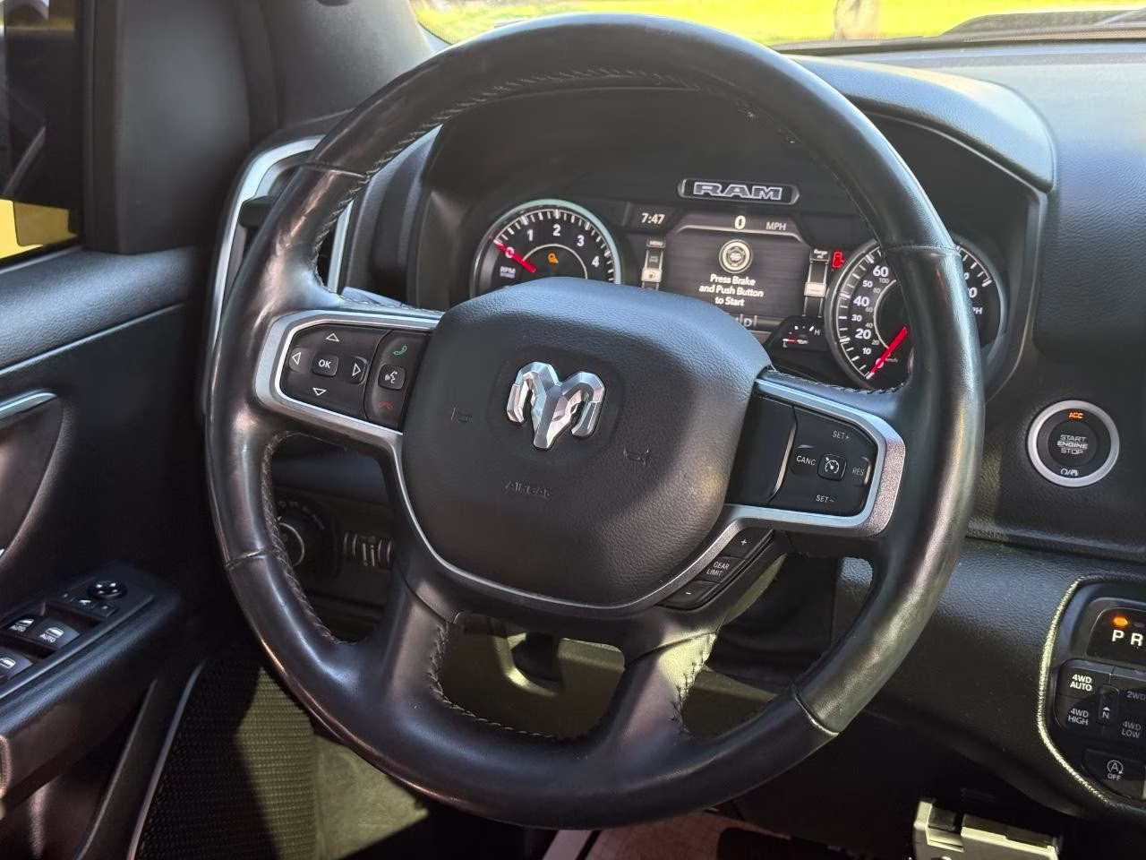 2019 Diamond Black Crystal Pearlcoat Ram 1500 Big Horn/Lone Star 4X4 Truck