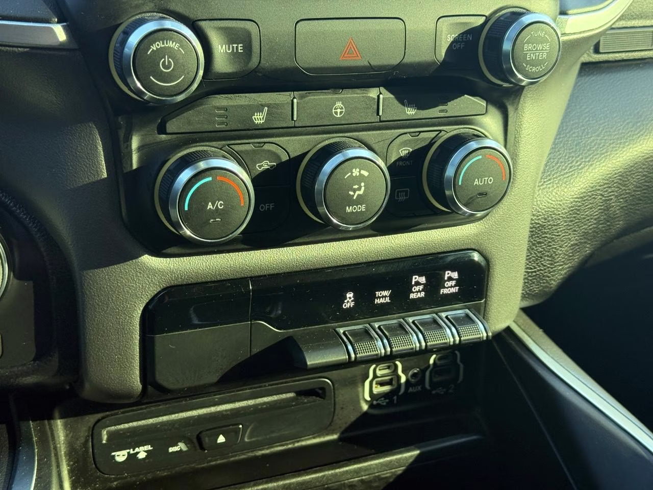 2019 Diamond Black Crystal Pearlcoat Ram 1500 Big Horn/Lone Star 4X4 Truck