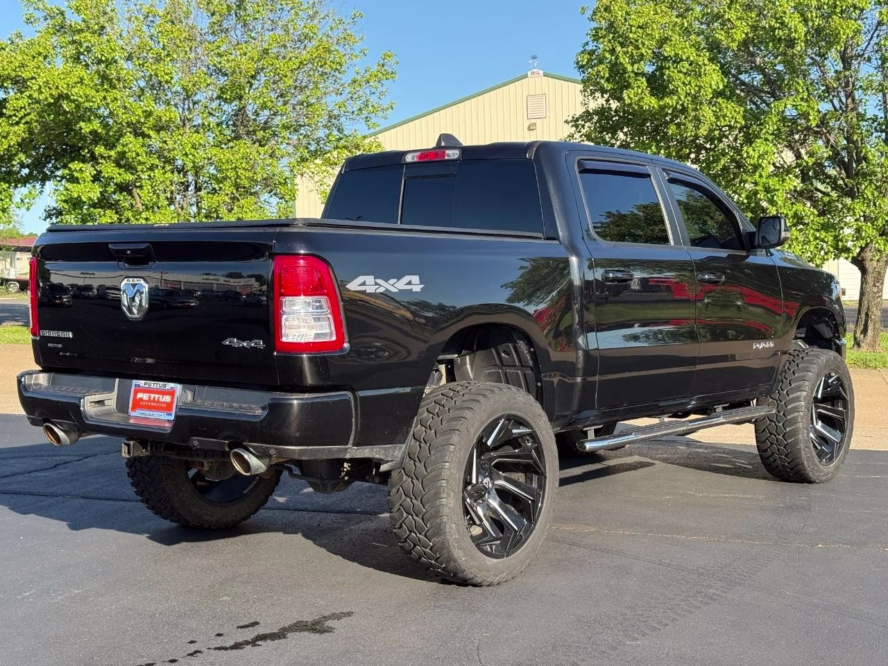 2019 Diamond Black Crystal Pearlcoat Ram 1500 Big Horn/Lone Star 4X4 Truck
