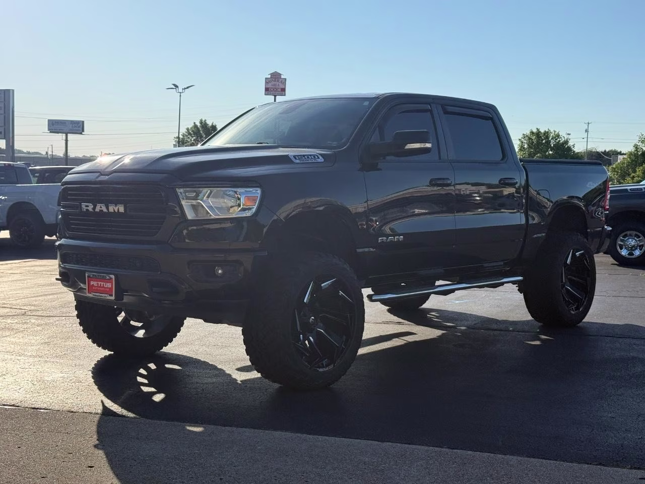 2019 Diamond Black Crystal Pearlcoat Ram 1500 Big Horn/Lone Star 4X4 Truck