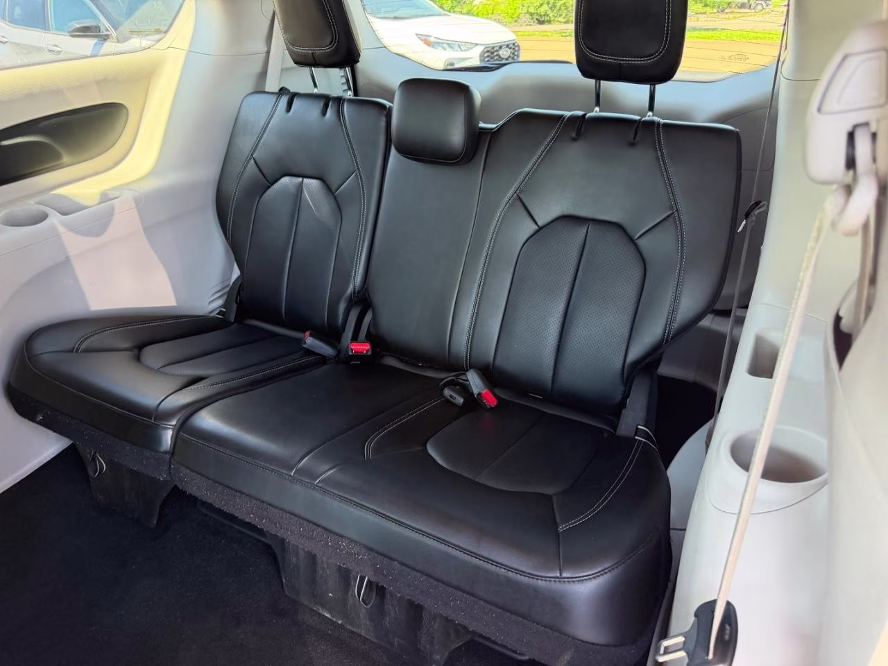 2023 Ceramic Gray Clearcoat Chrysler Pacifica Touring L FWD Van