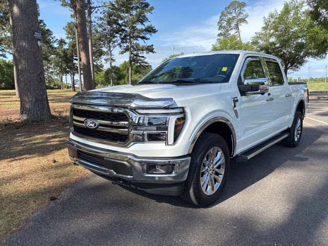 2025 White Metallic Ford F-150 Lariat 4X4 Truck