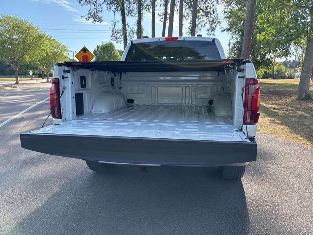 2025 White Metallic Ford F-150 Lariat 4X4 Truck
