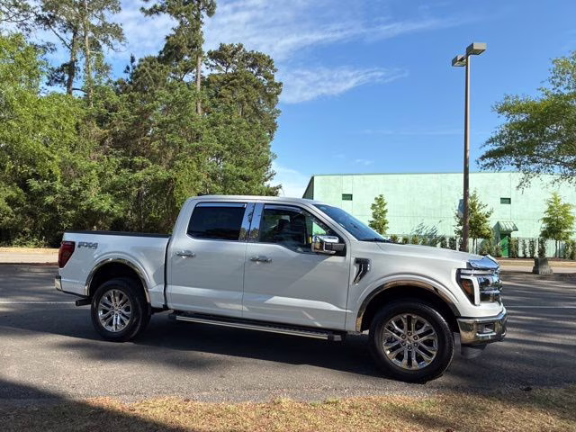 2025 White Metallic Ford F-150 Lariat 4X4 Truck