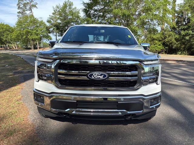 2025 White Metallic Ford F-150 Lariat 4X4 Truck