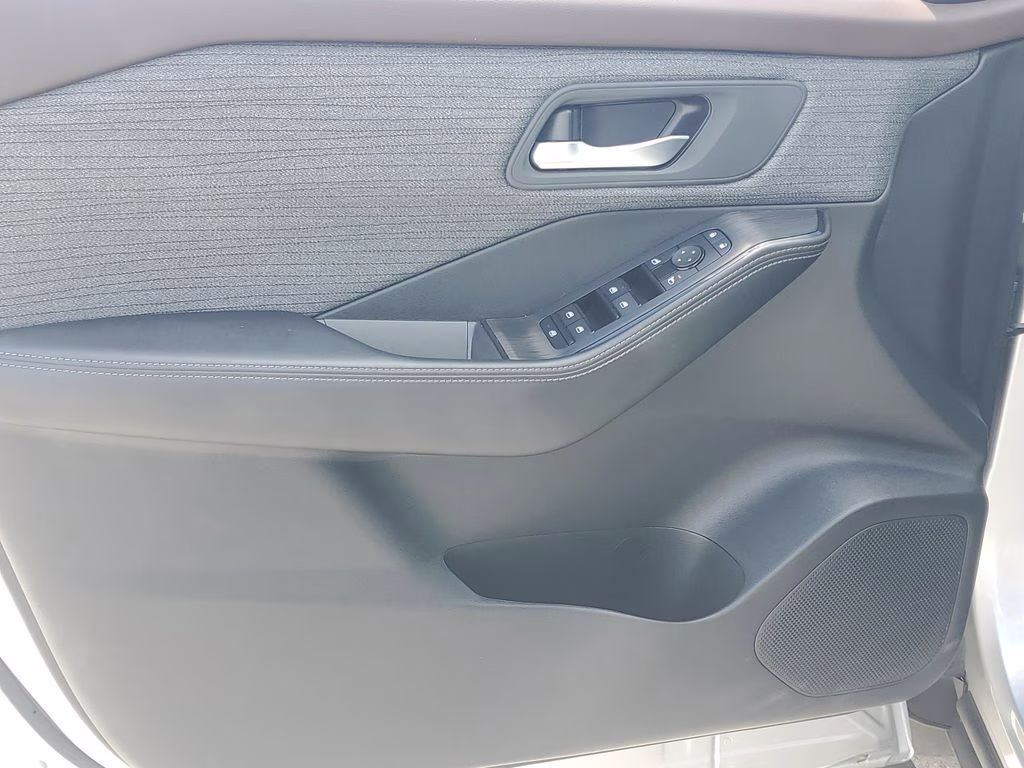 2023 Brilliant Silver Metallic Nissan Rogue SV FWD SUV