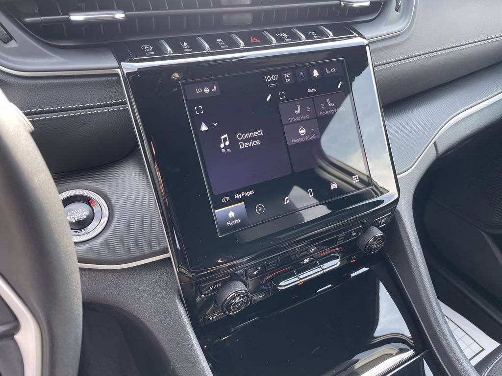2025 Bright White Clearcoat Jeep Grand Cherokee Altitude 4X4 SUV