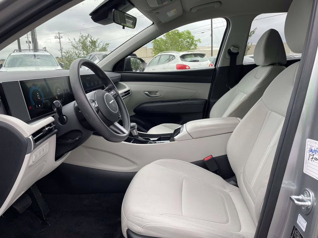 2025 Shimmering Silver Hyundai Tucson SEL FWD SUV