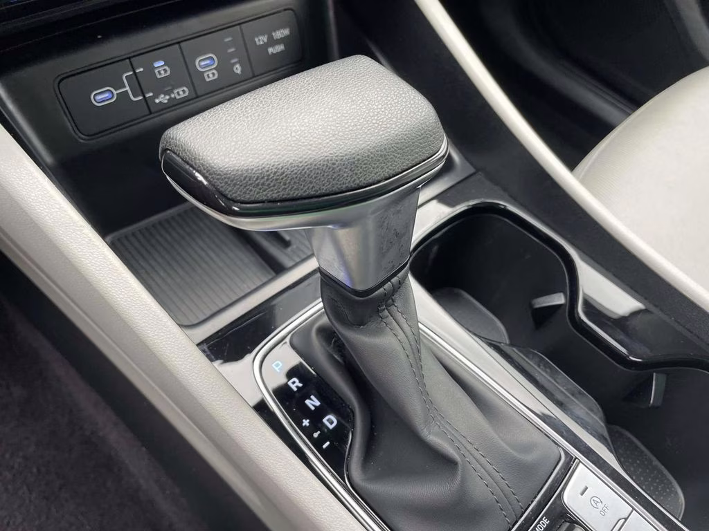 2025 Shimmering Silver Hyundai Tucson SEL FWD SUV
