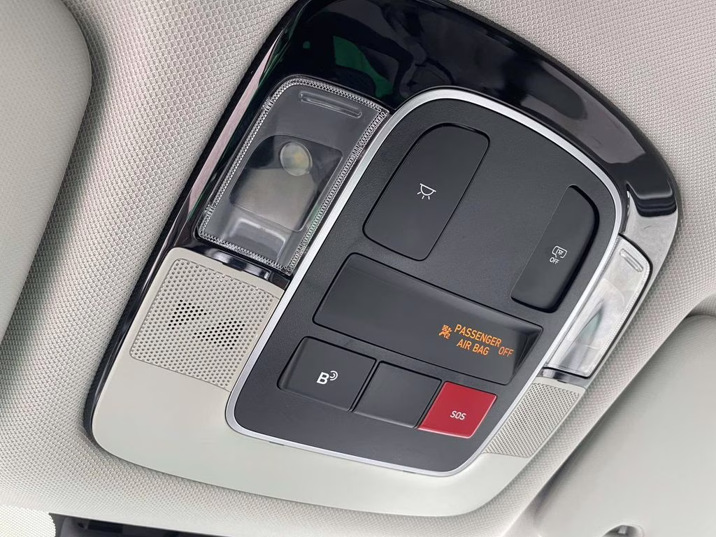 2025 Shimmering Silver Hyundai Tucson SEL FWD SUV