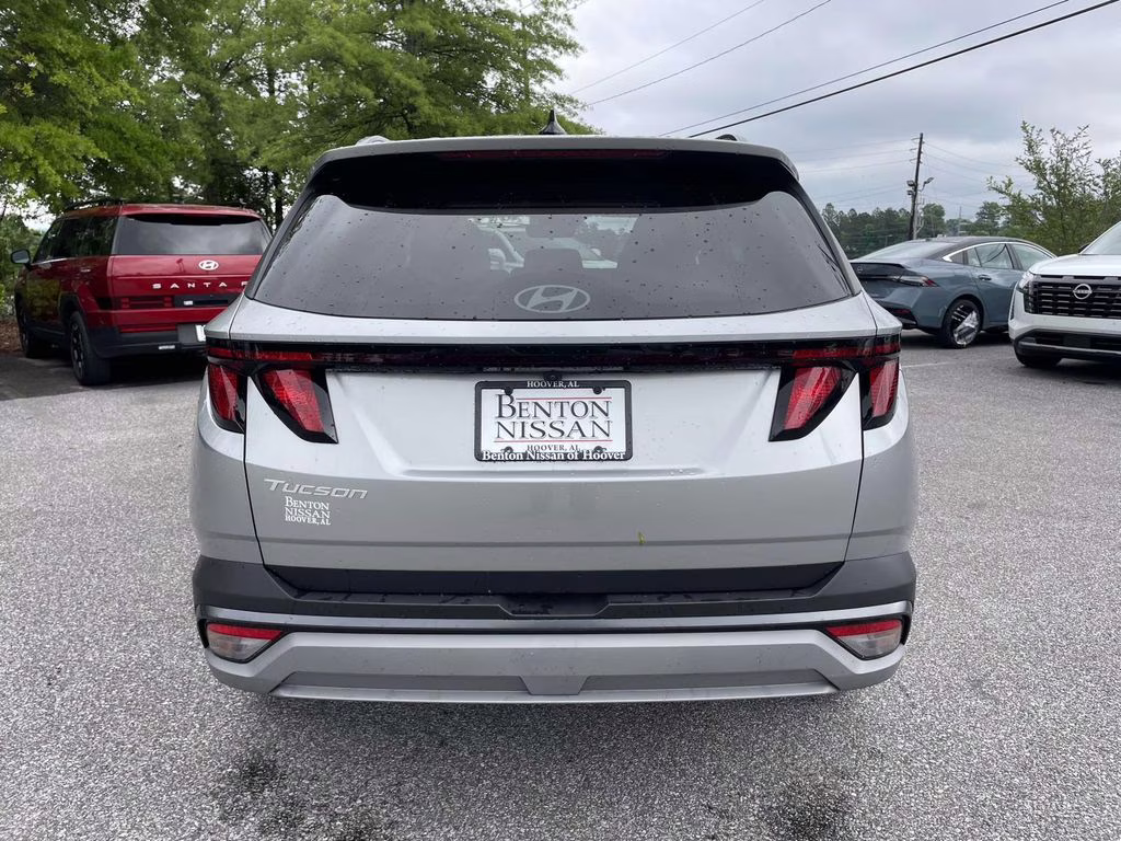 2025 Shimmering Silver Hyundai Tucson SEL FWD SUV