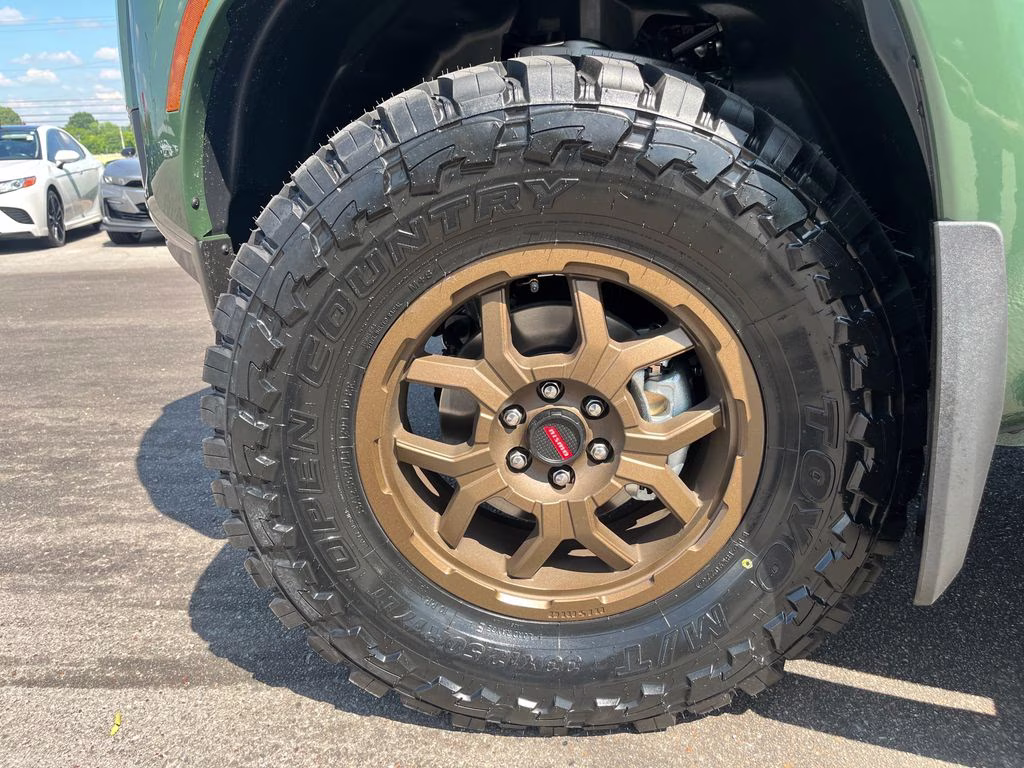 2026 Tactical Green Metallic Nissan Frontier SV 4X4 Truck