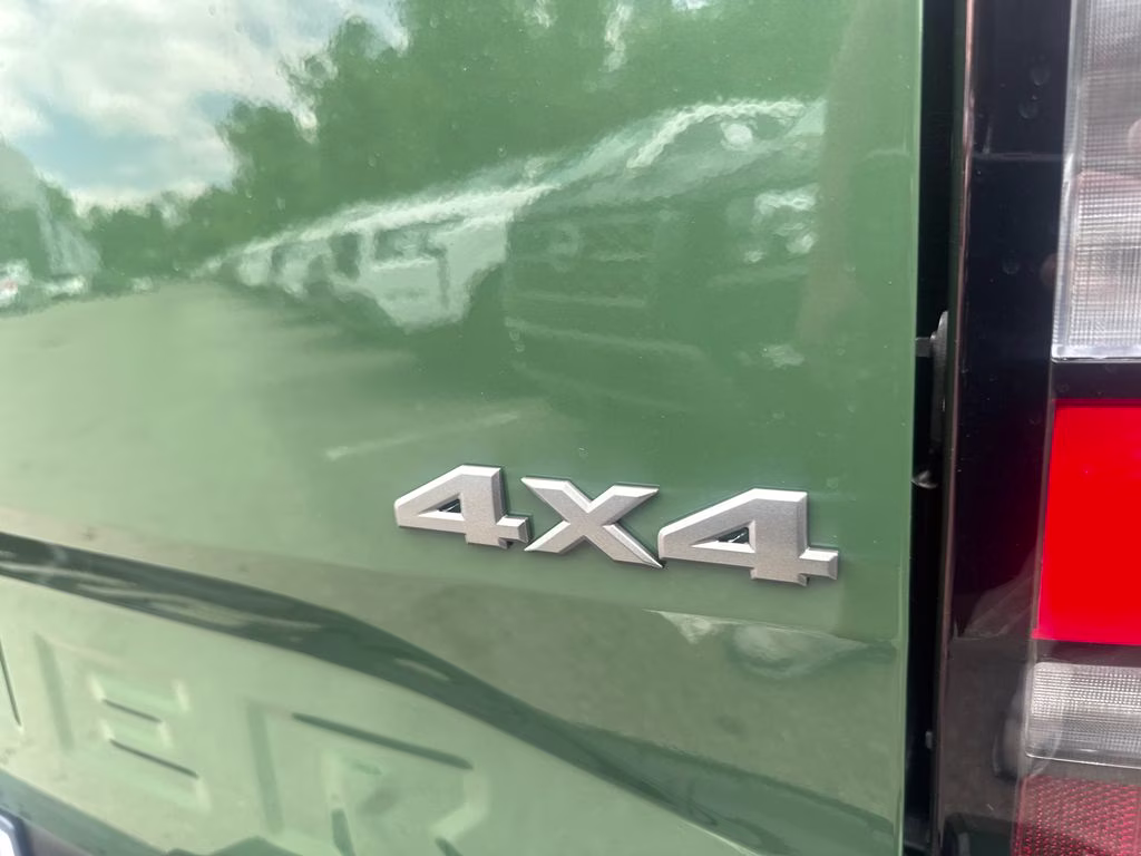 2026 Tactical Green Metallic Nissan Frontier SV 4X4 Truck