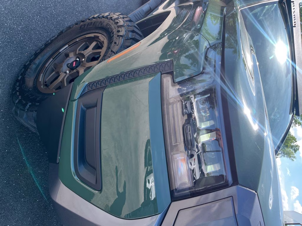 2026 Tactical Green Metallic Nissan Frontier SV 4X4 Truck