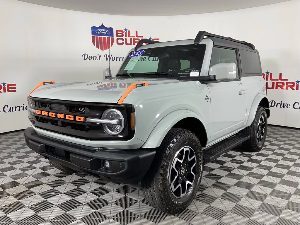 2023 Cactus Gray Ford Bronco Outer Banks 4X4 SUV