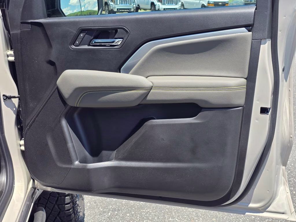 2026 White Sands Chevrolet Colorado ZR2 4X4 Truck