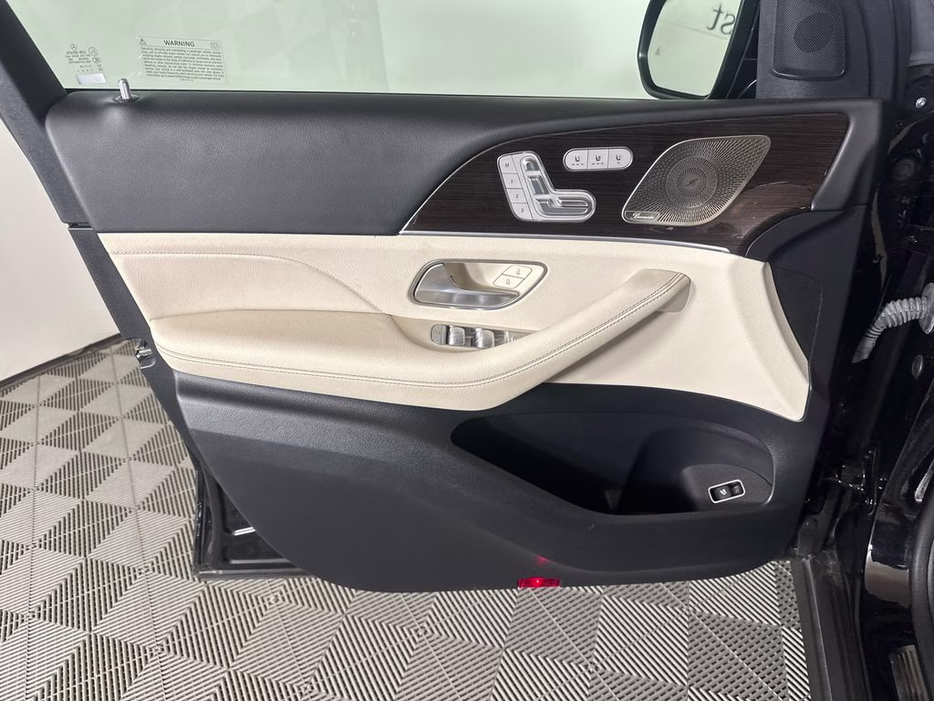2024 Obsidian Black Metallic Mercedes-Benz GLE GLE 350 AWD SUV