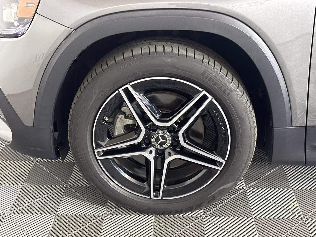 2023 Mountain Gray Metallic Mercedes-Benz GLB GLB 250 FWD SUV
