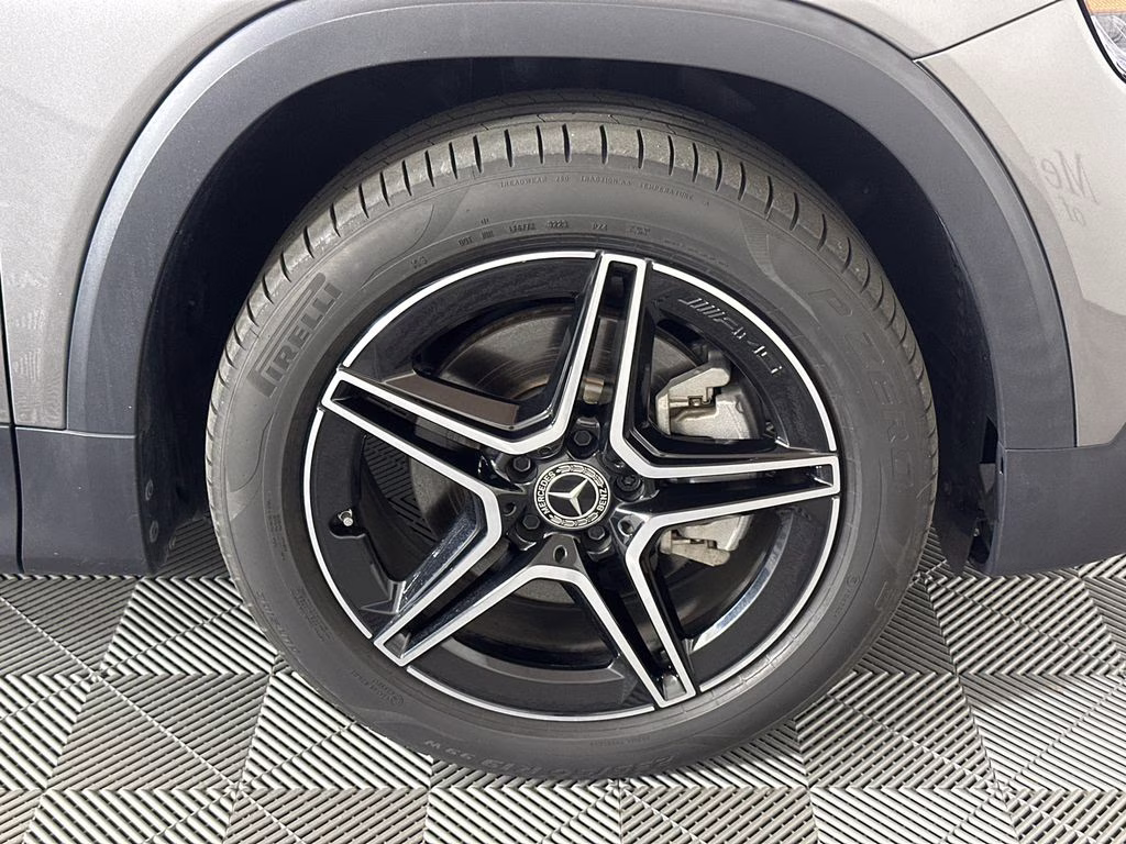 2023 Mountain Gray Metallic Mercedes-Benz GLB GLB 250 FWD SUV