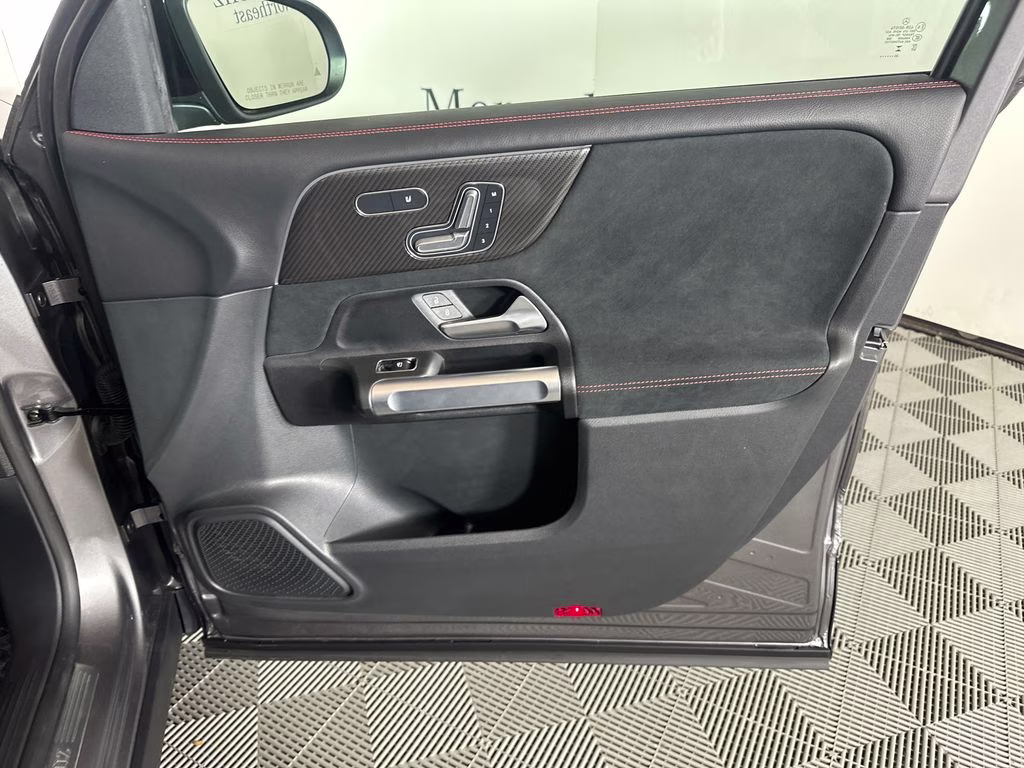2023 Mountain Gray Metallic Mercedes-Benz GLB GLB 250 FWD SUV
