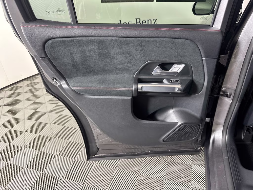 2023 Mountain Gray Metallic Mercedes-Benz GLB GLB 250 FWD SUV