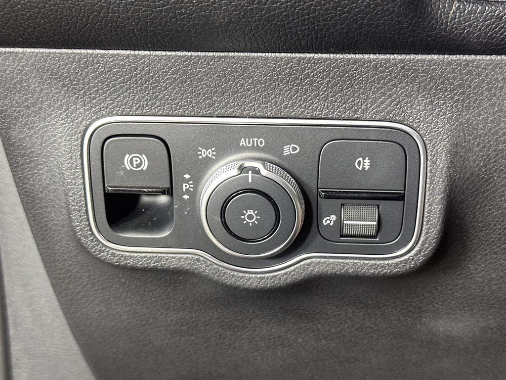 2023 Mountain Gray Metallic Mercedes-Benz GLB GLB 250 FWD SUV
